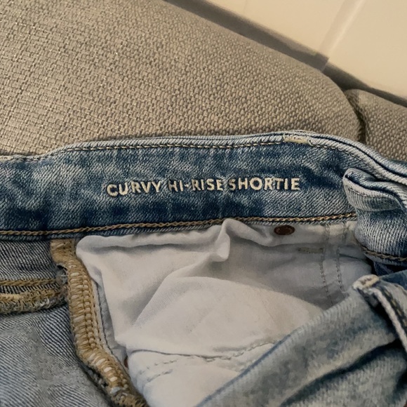 AE 🦅 2 Curvy Hi Rise Shortie Jean Denim Shorts - Picture 9 of 11
